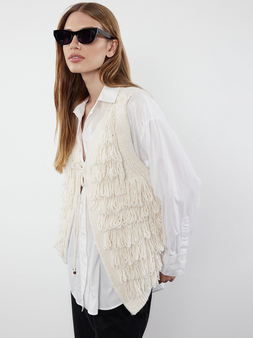 

Trendyol Women Self Design Sweater Vest, Cream