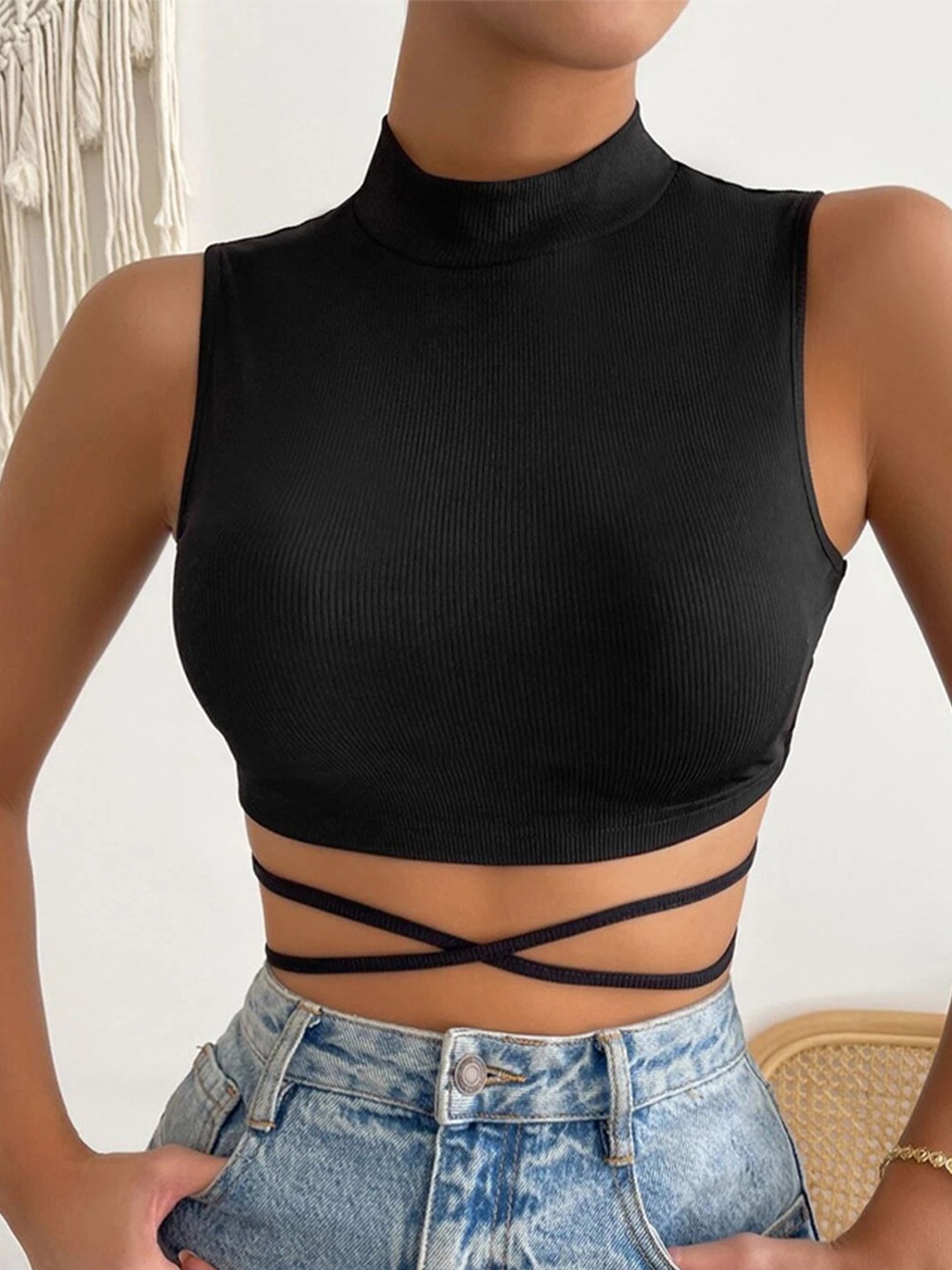 

LULU & SKY Crop Top, Black