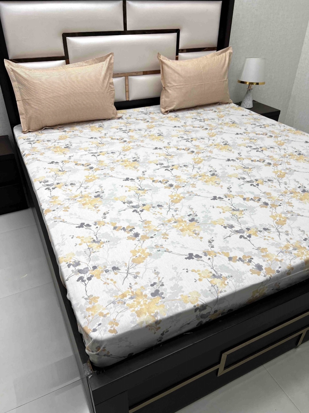 

Pure Decor Lifestyle White & Yellow Floral 350 TC King Bedsheet with 2 Pillow Covers