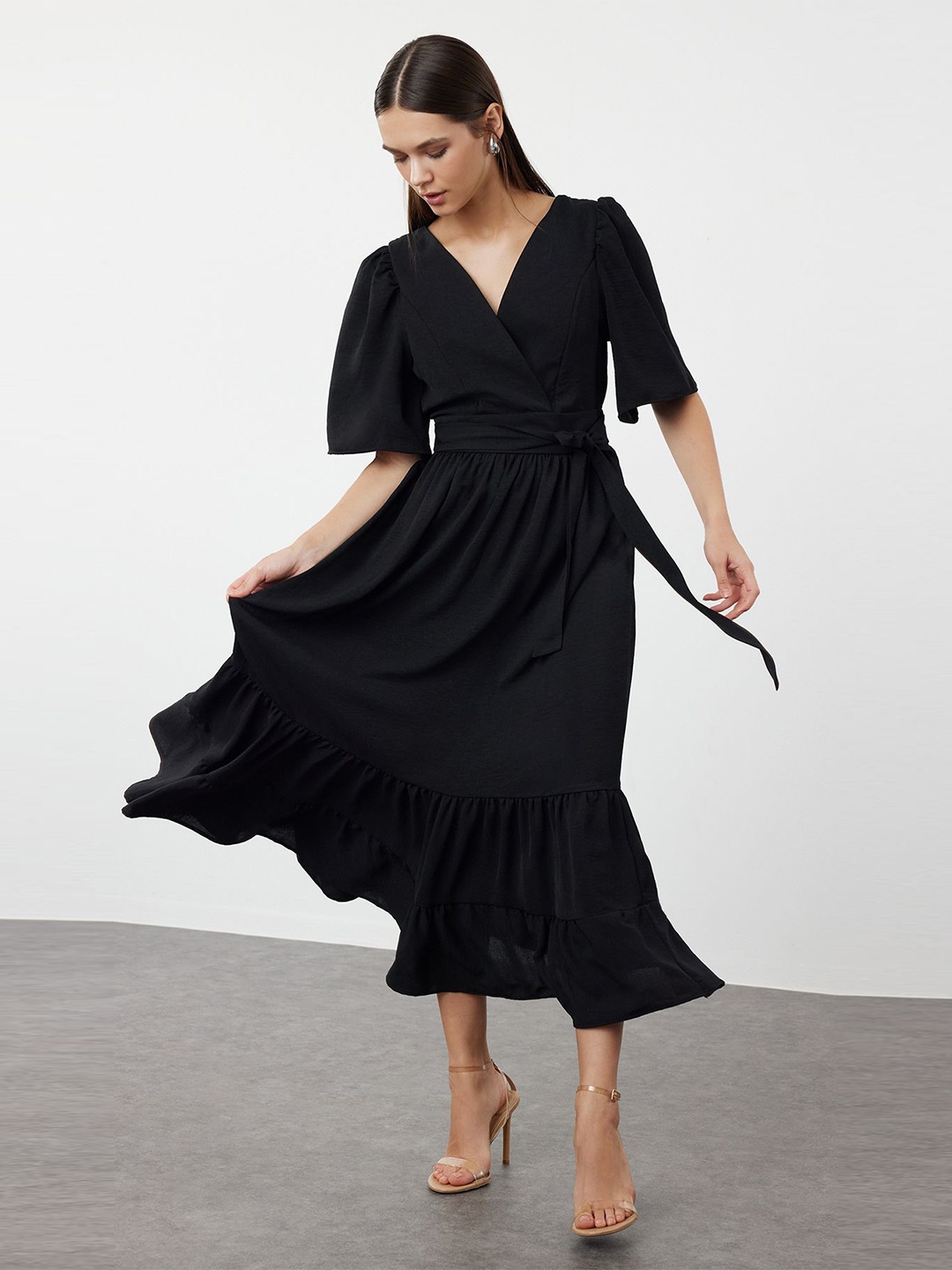 

Trendyol Solid V-Neck Ready to Wear Maxi Dress, Black