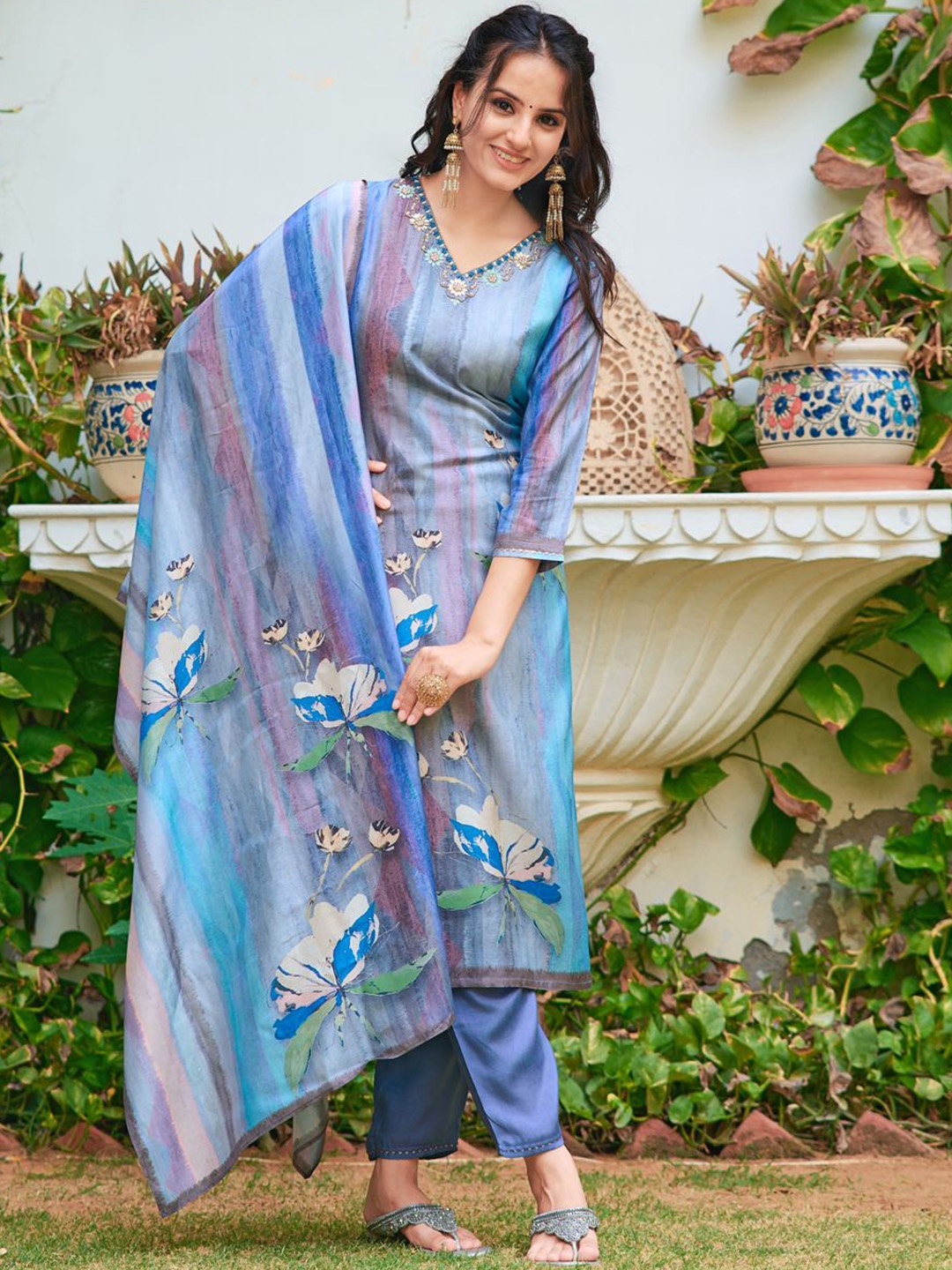 

Berrylicious Floral Printed Beads And Stones Pure Silk Kurta With Trousers & Dupatta, Blue