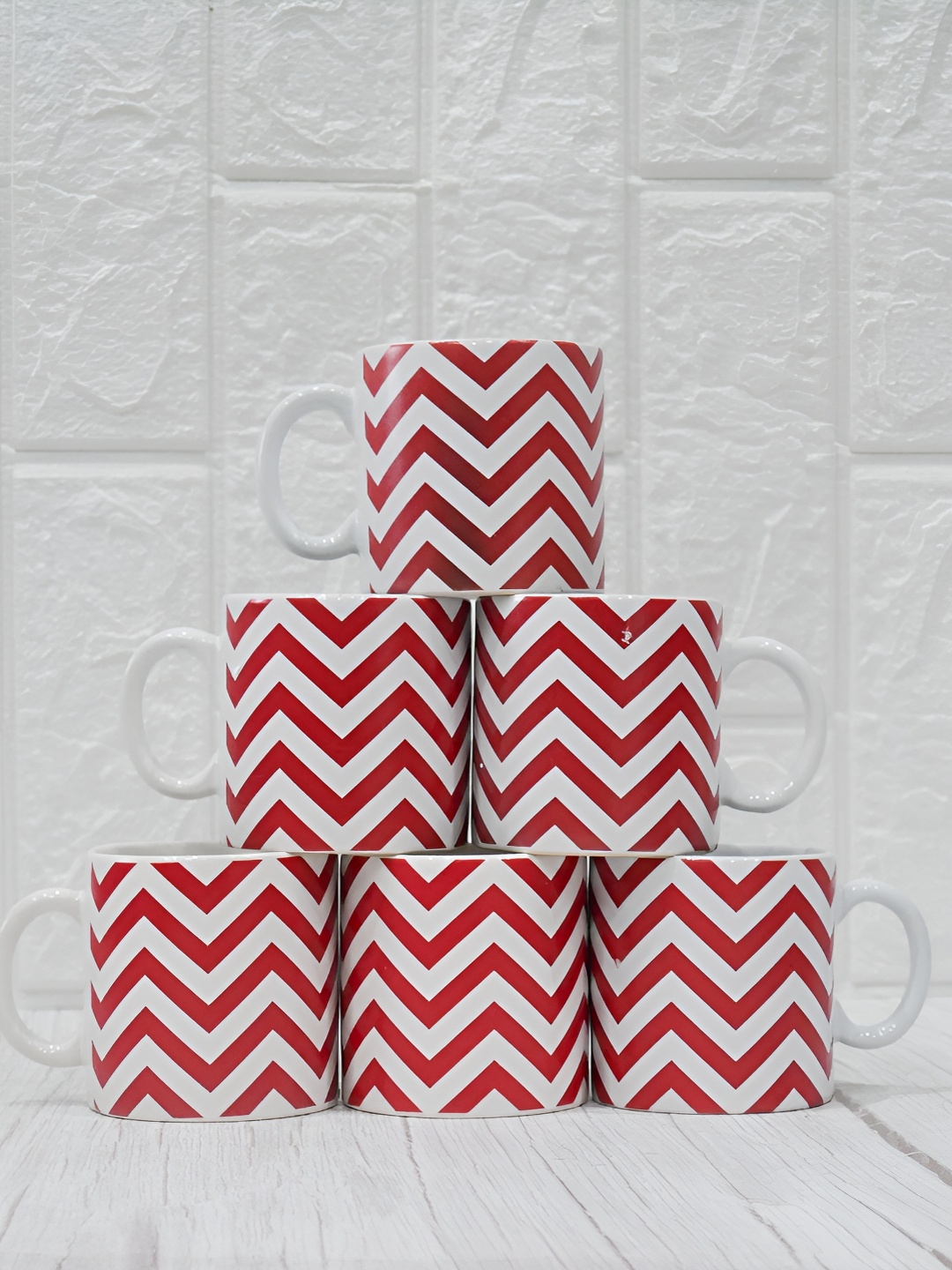 

Femora Red & White 6 Pieces Geometric Printed Ceramic Glossy Cups