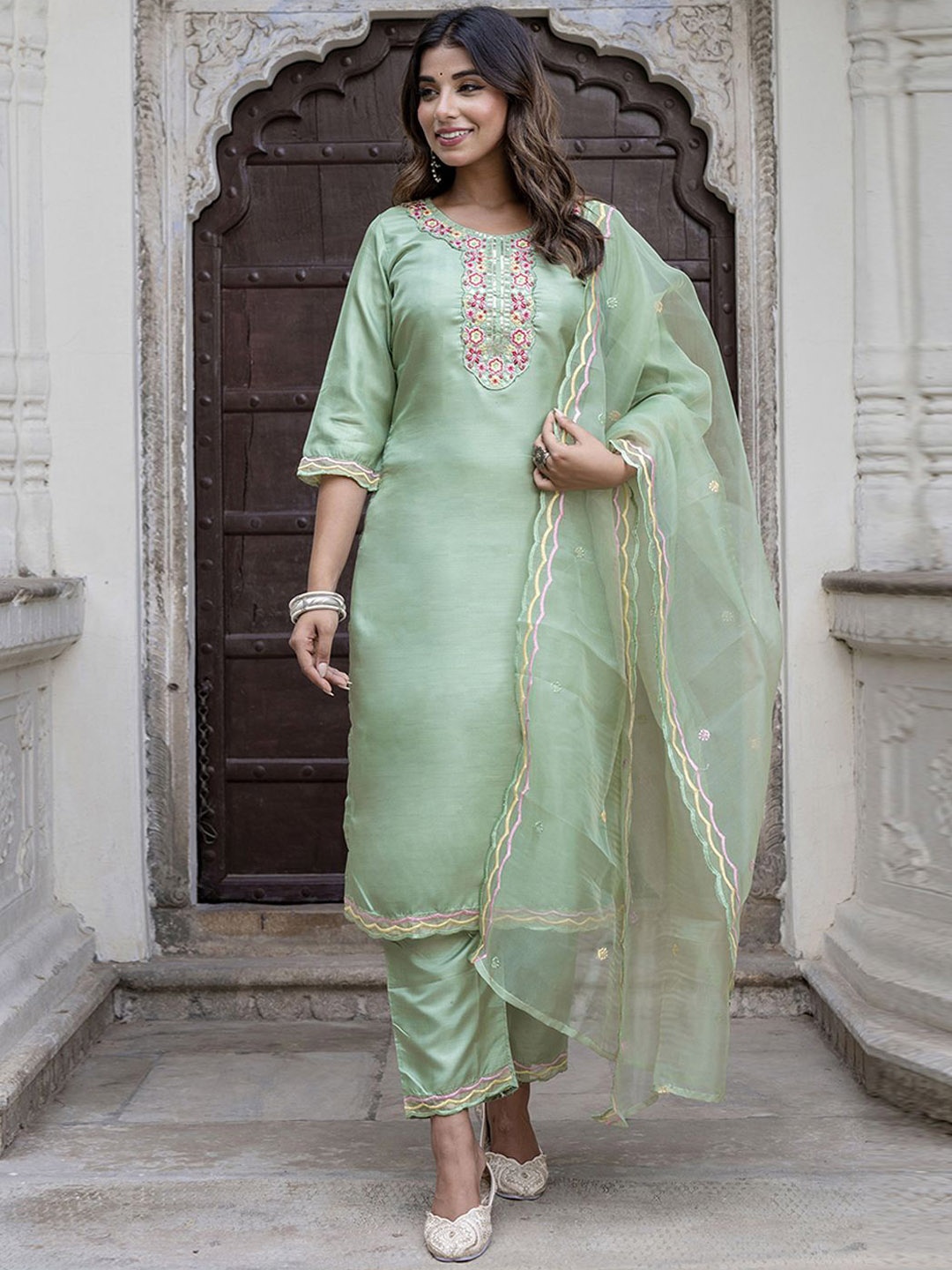 

VredeVogel Floral Yoke Design Straight Sequinned Kurta with Trousers & Dupatta, Green