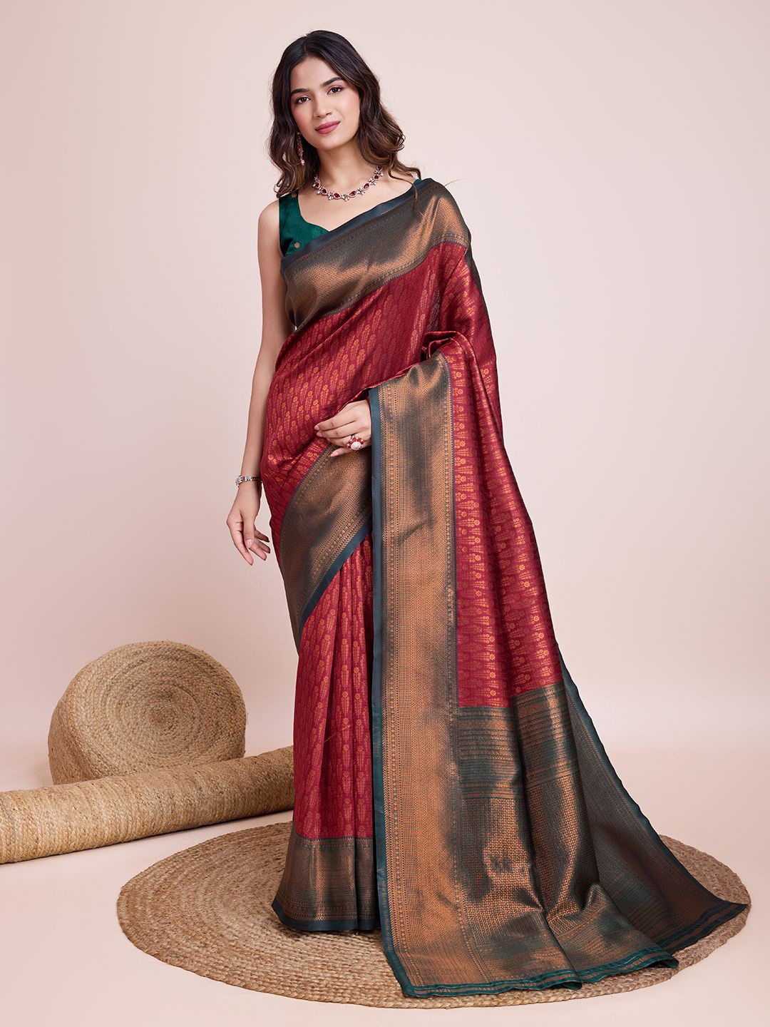 

CARTYSHOP Woven Design Zari Kanjeevaram Saree, Maroon