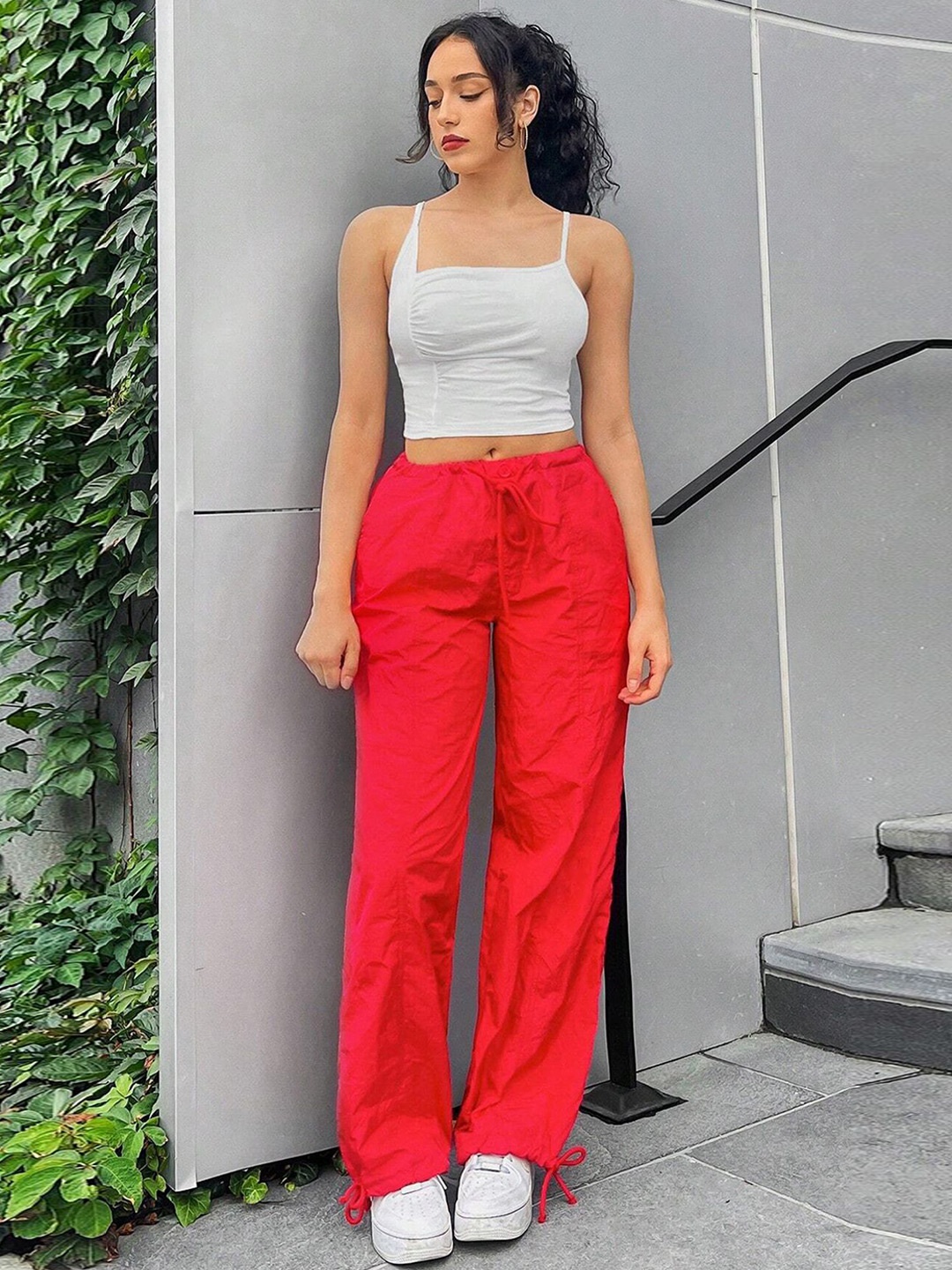 

LULU & SKY Crop Top, White