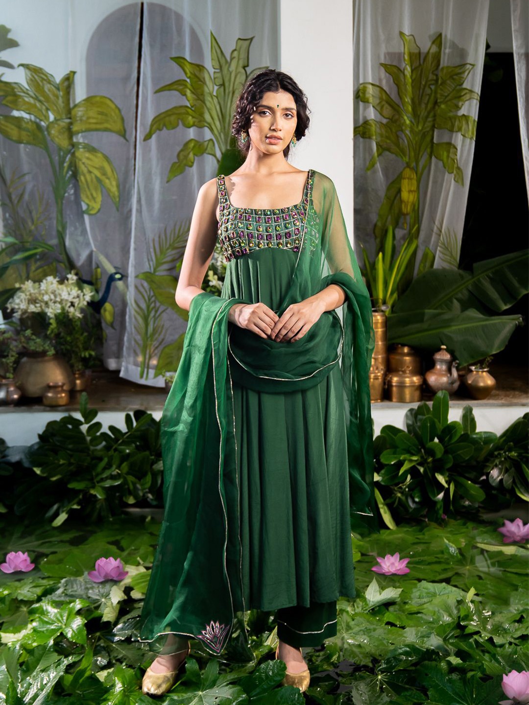 

Baise Gaba Maanasa Floral Embellished Shoulder Straps Anarkali Kurta, Green
