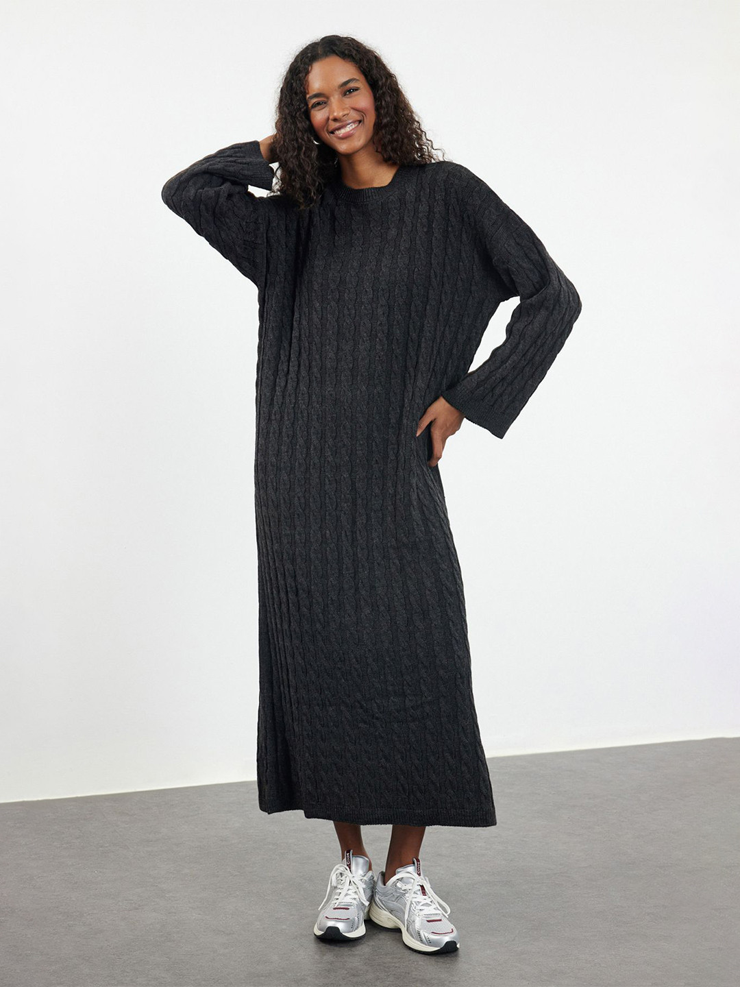 

Trendyol Midi Long Sleeves Round Neck Dress, Black