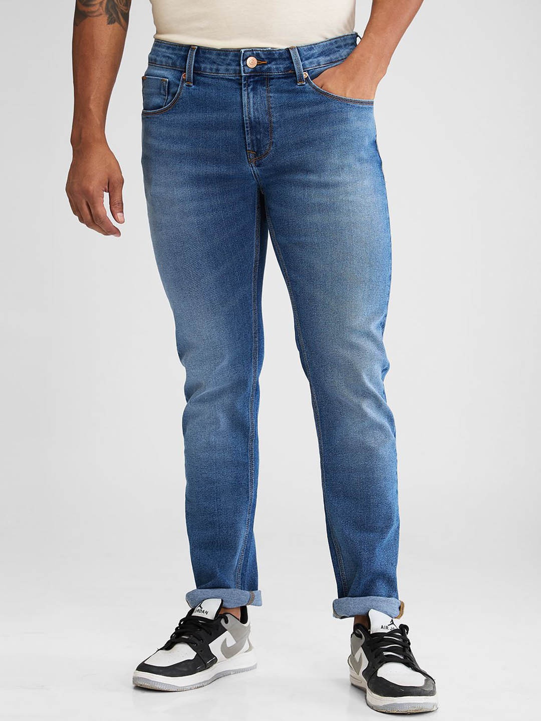 

SPYKAR Men Light Fade Stretchable Jeans, Blue