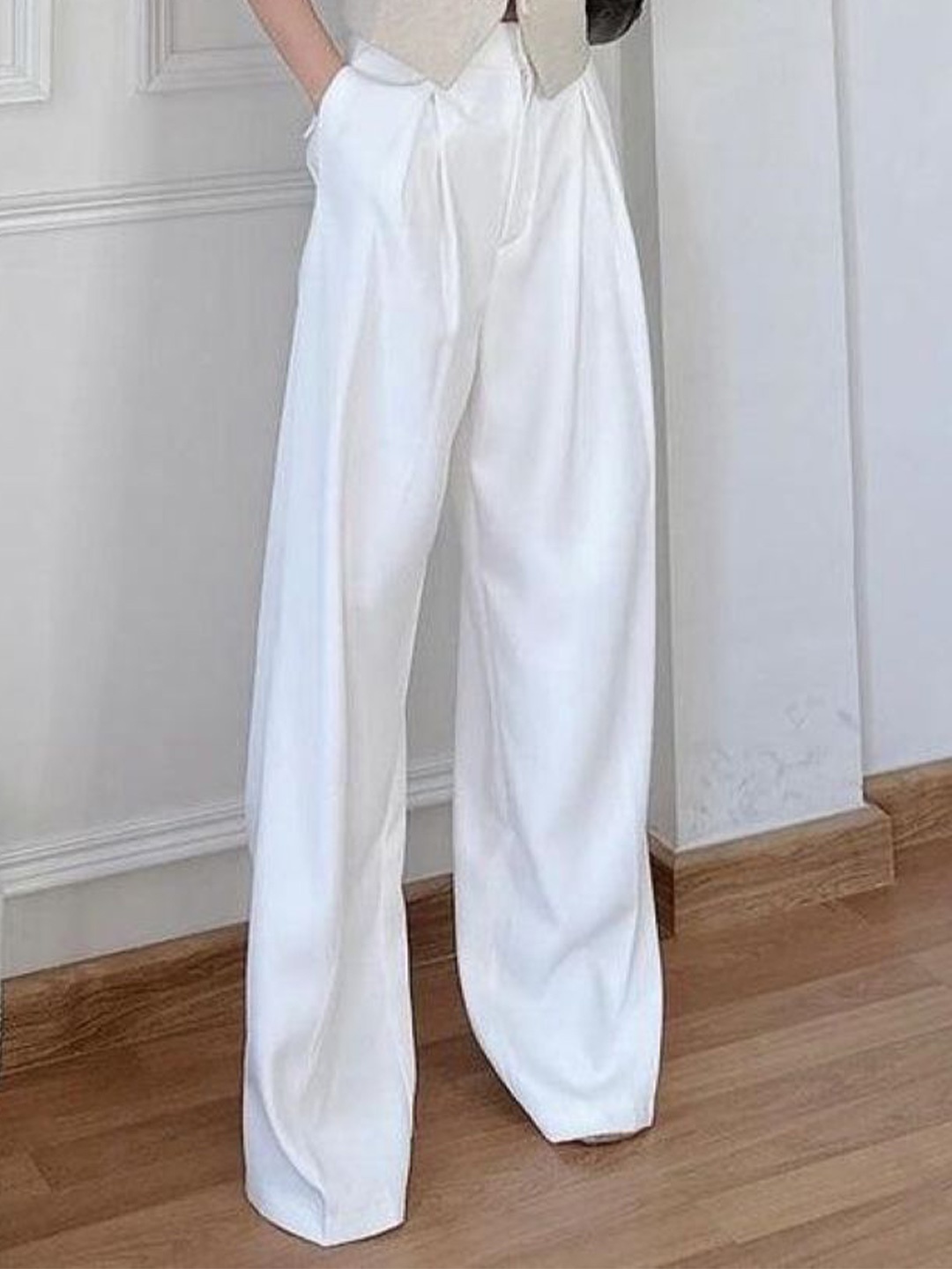 

StyleAsh Women Original Loose Fit High-Rise Pleated Trousers, White