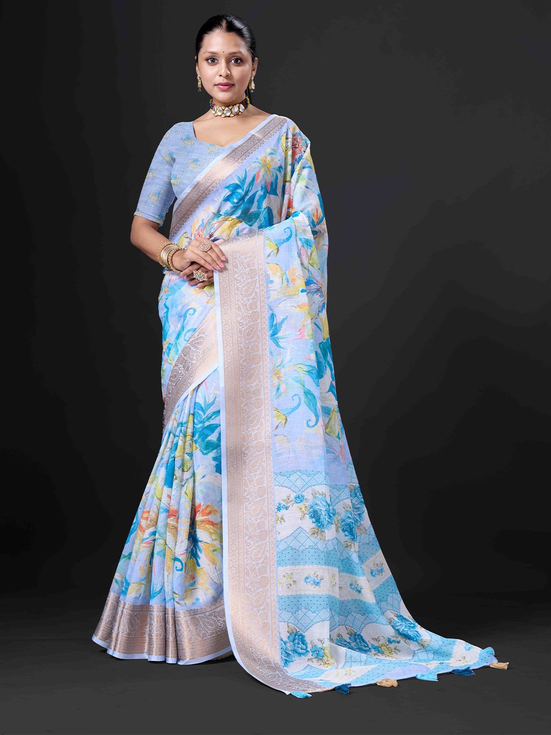 

HEER FASHION Floral Printed Zari Saree With Blouse Piece, Blue