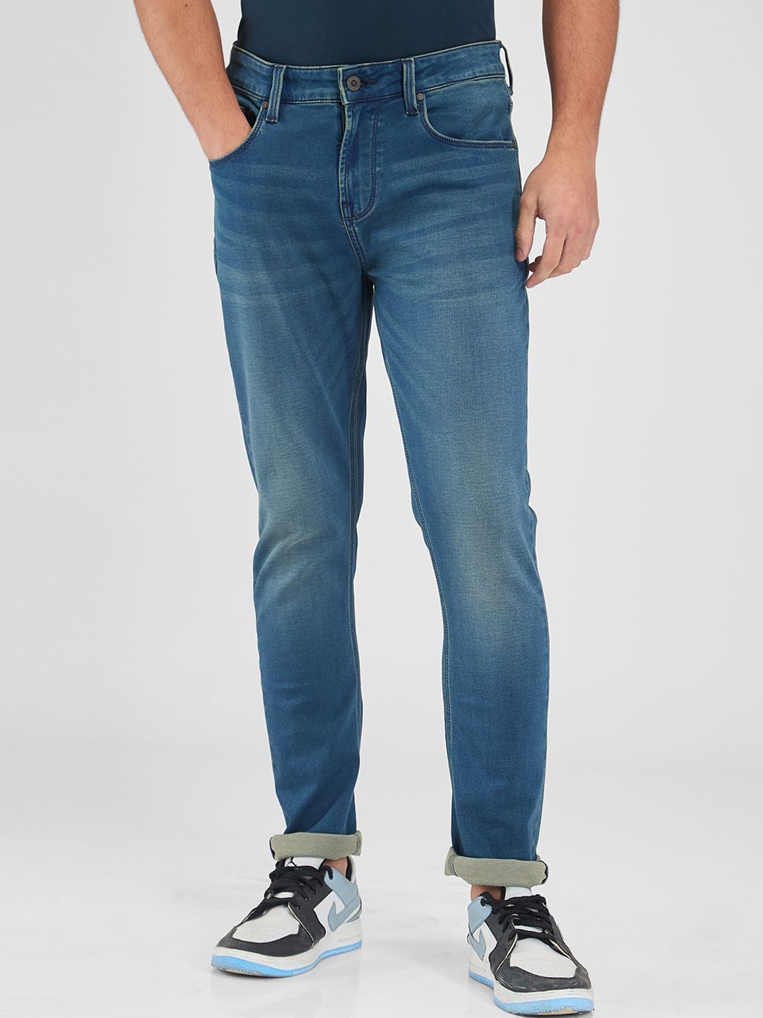 

SPYKAR Men Slim Fit Low-Rise Light Fade Stretchable Jeans, Blue