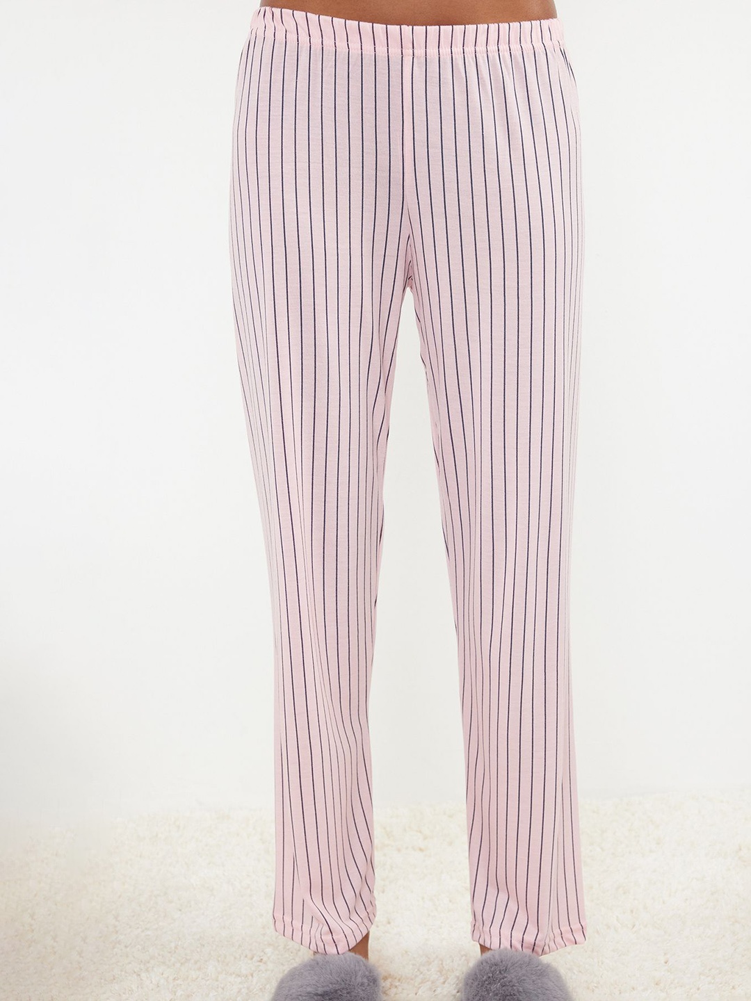 

Trendyol Women Striped Printed Night suit, Pink