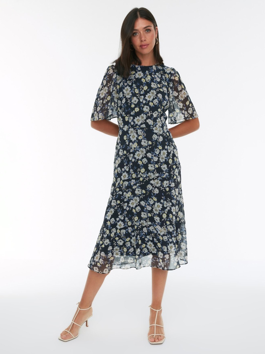 

Trendyol Floral Printed Flared Sleeves A-Line Midi Dress, Na