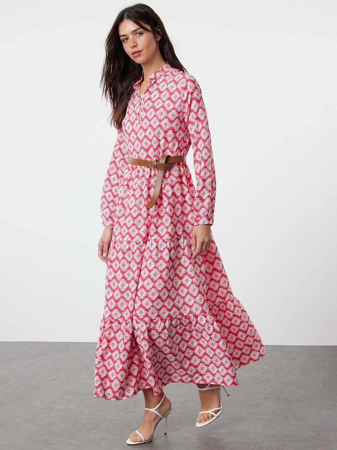 

Trendyol Women Geometric Printed Cuffed Sleeves Maxi Dress With Belt, Pink