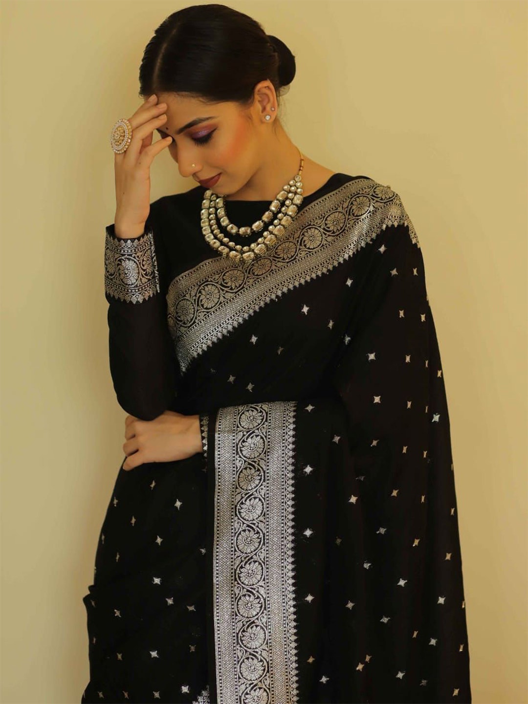 

LEAFFEB Woven Design Zari Pure Silk Banarasi Saree, Black