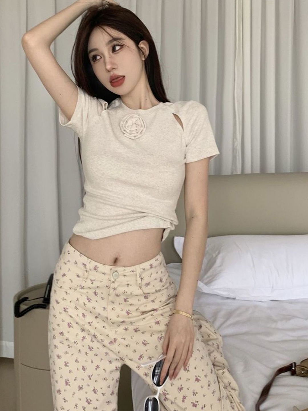 

LULU & SKY Crop Top, Beige