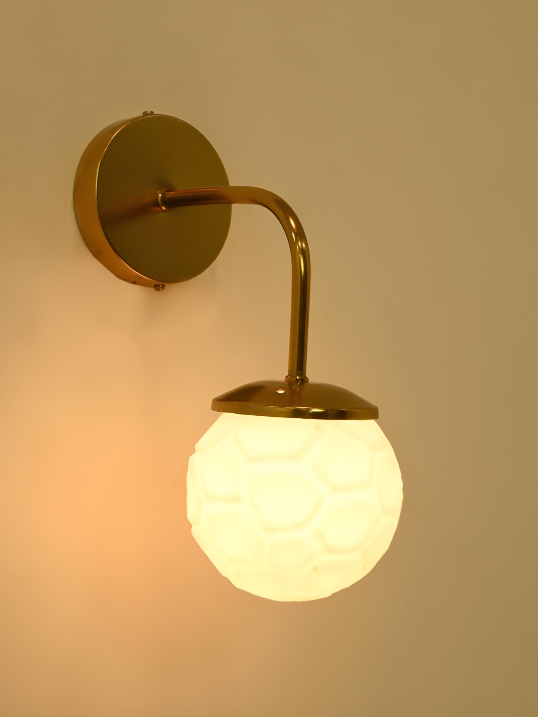 

Afast White Glass Traditional Spherical Shaped Wall Lamp