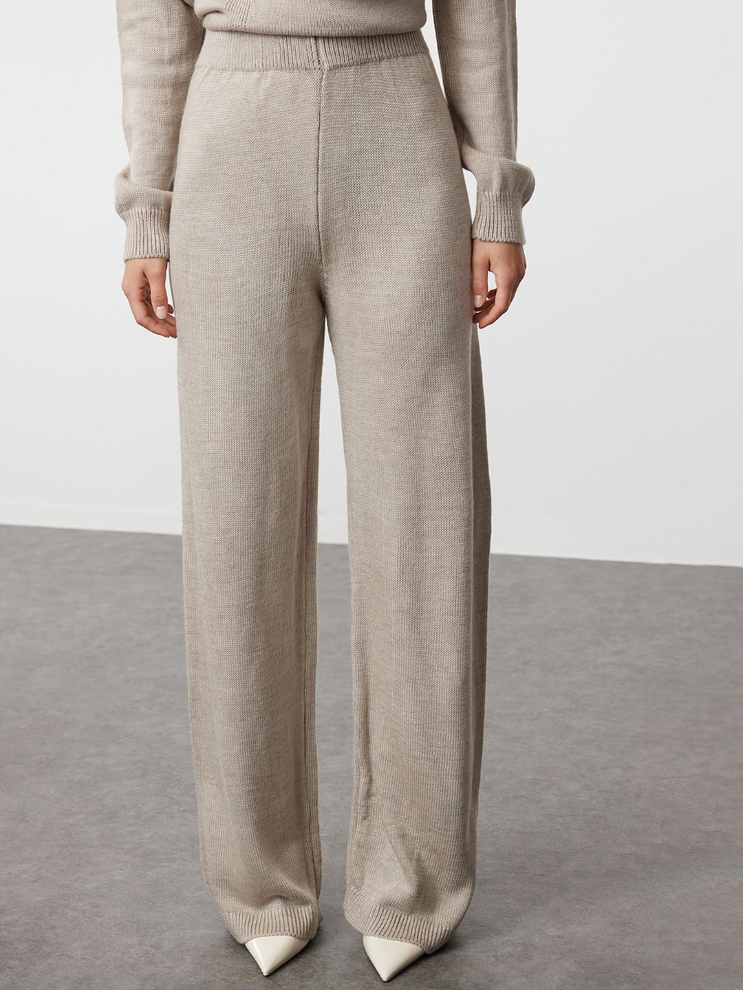 

Trendyol Round Neck Long Sleeves Acrylic Sweater & Trouser, Beige