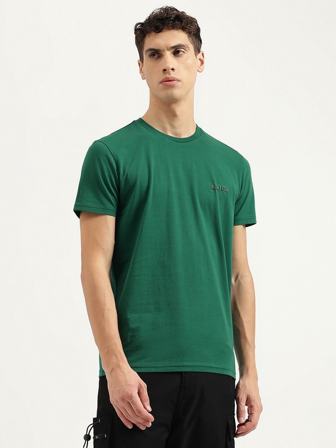 

United Colors of Benetton Men Solid Round Neck Pure Cotton T-shirt, Green