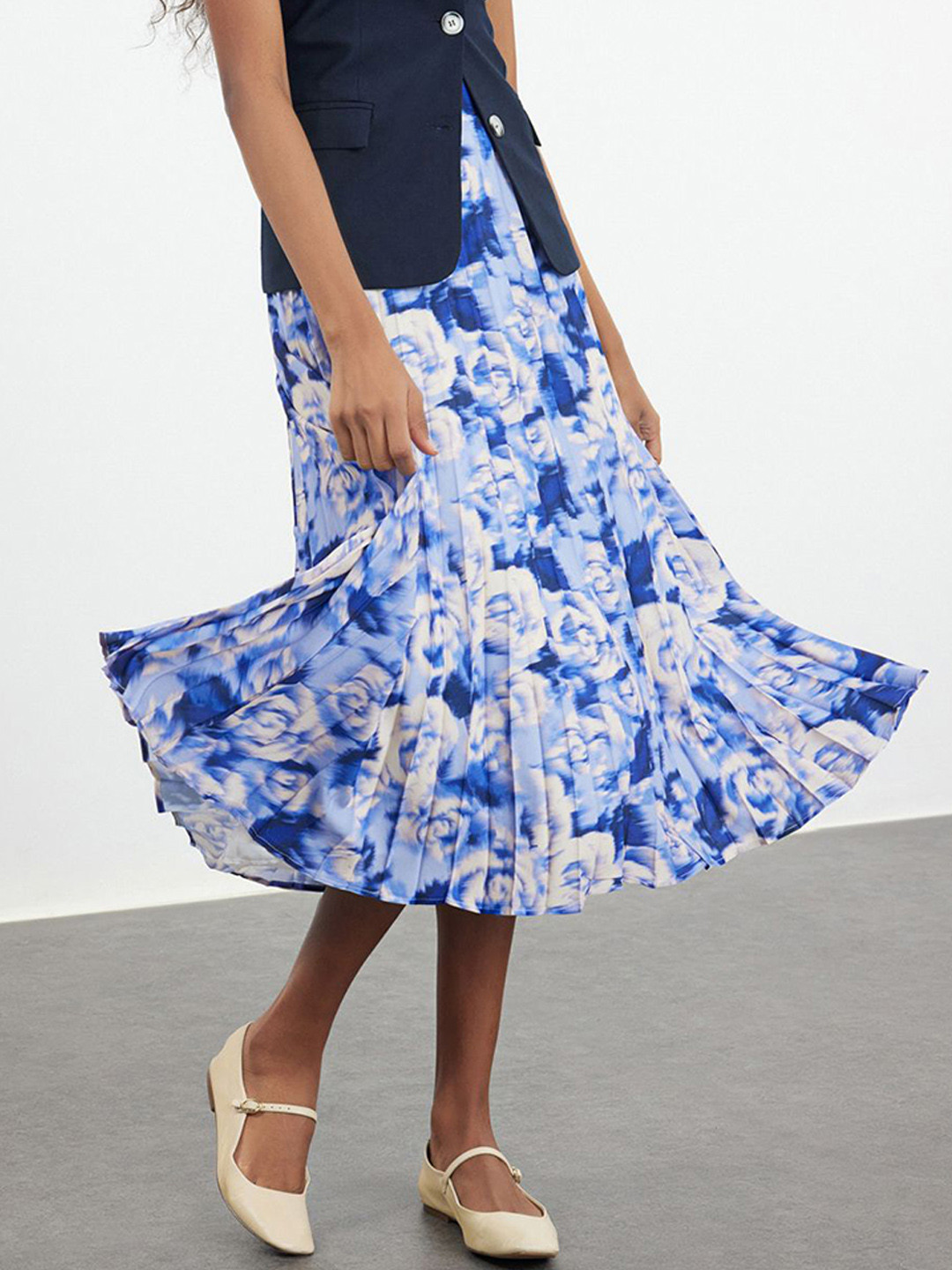 

Trendyol Floral Printed Flared Midi Skirts, Blue