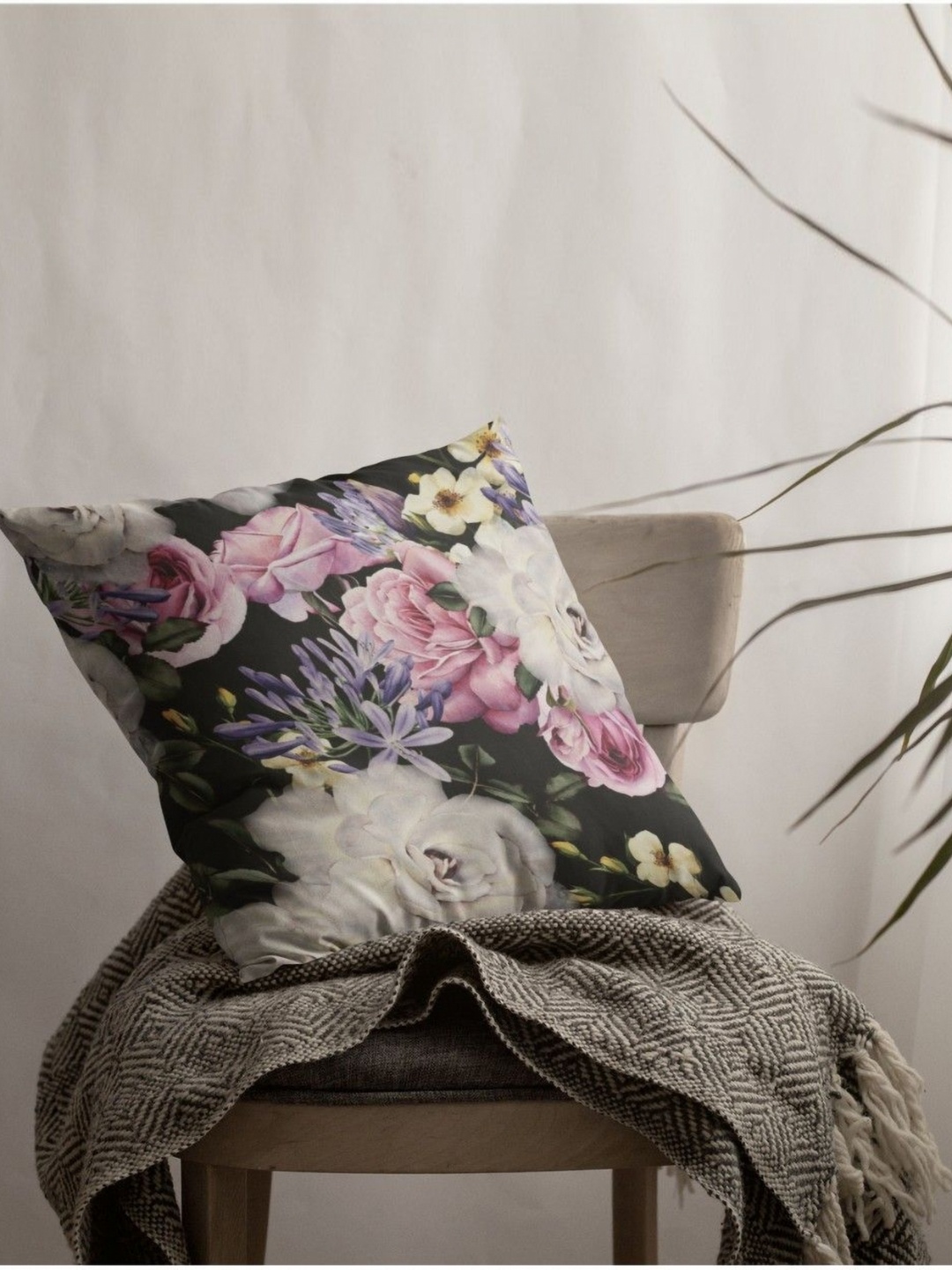 

THEYAYACAFE Black & Pink Floral Square Cushion Covers