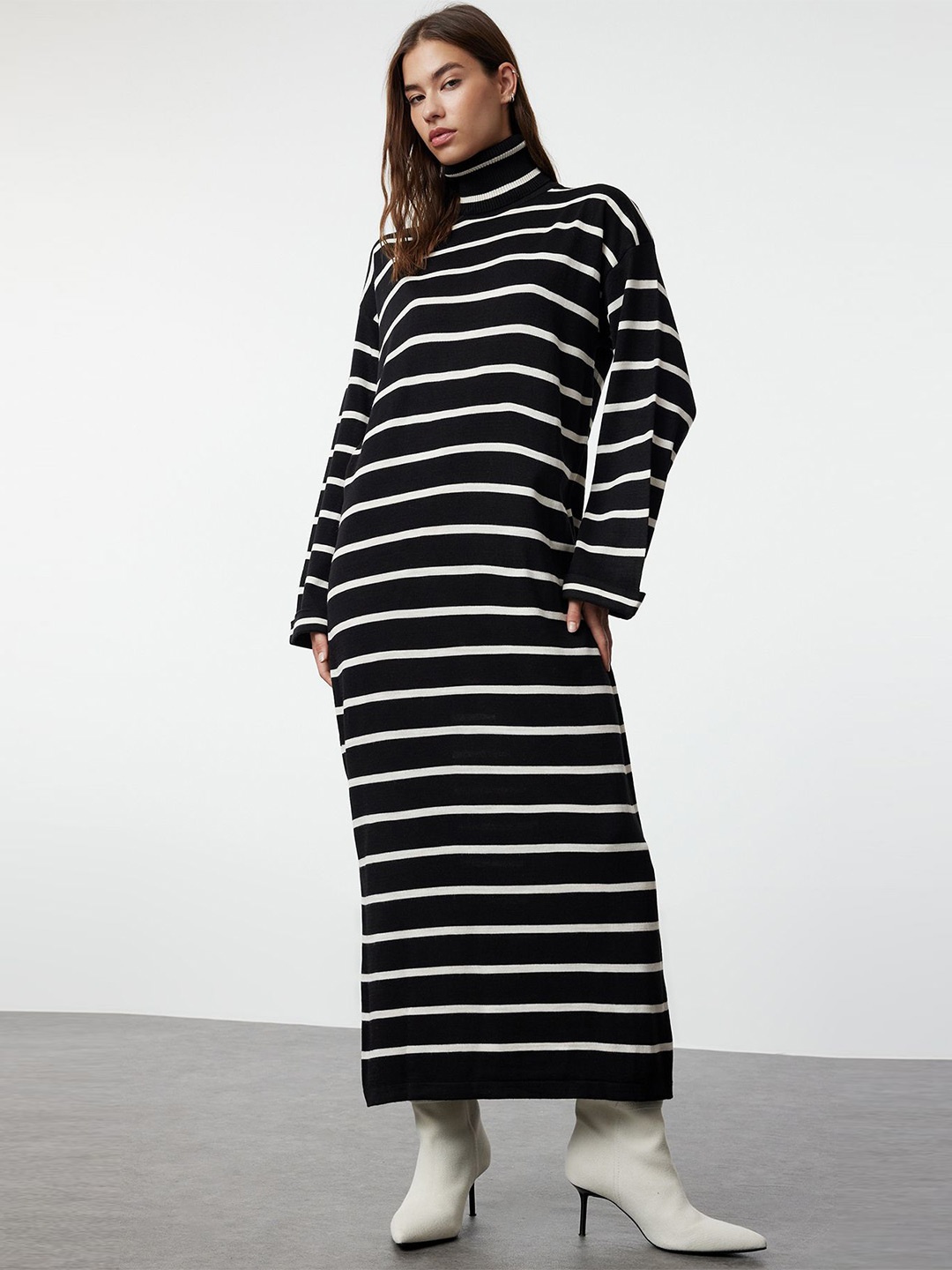 

Trendyol Striped Long Sleeves Maxi Dress, Black