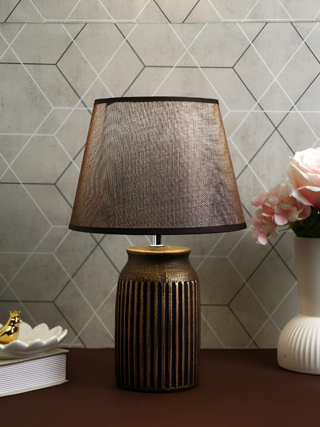 

TAYHAA Brown Textured Ceramic Contemporary Frusturical Shaped Table Lamp