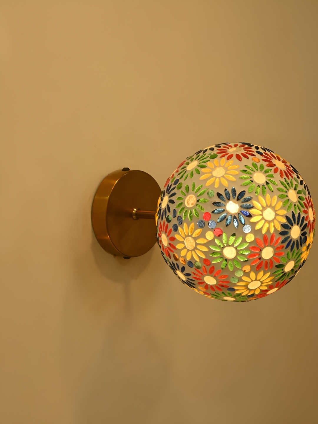 

Afast Yellow & Green Floral Printed Glass Contemporary Spherical Shaped Wall Lamp