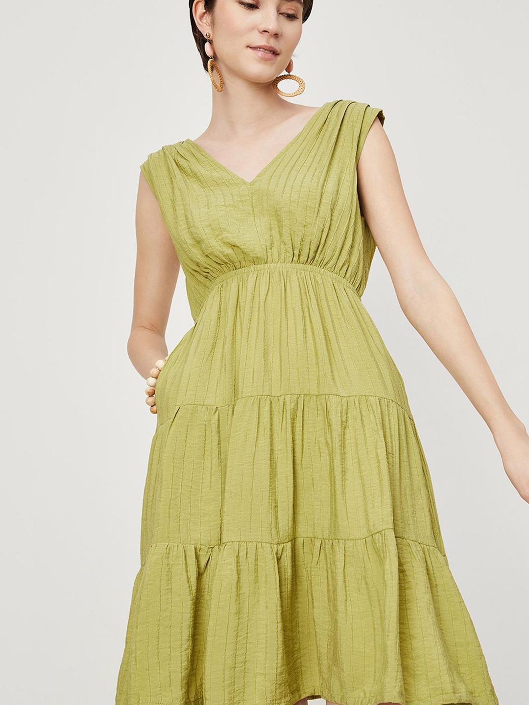 

max Sleeveless Fit and Flare Dress, Olive