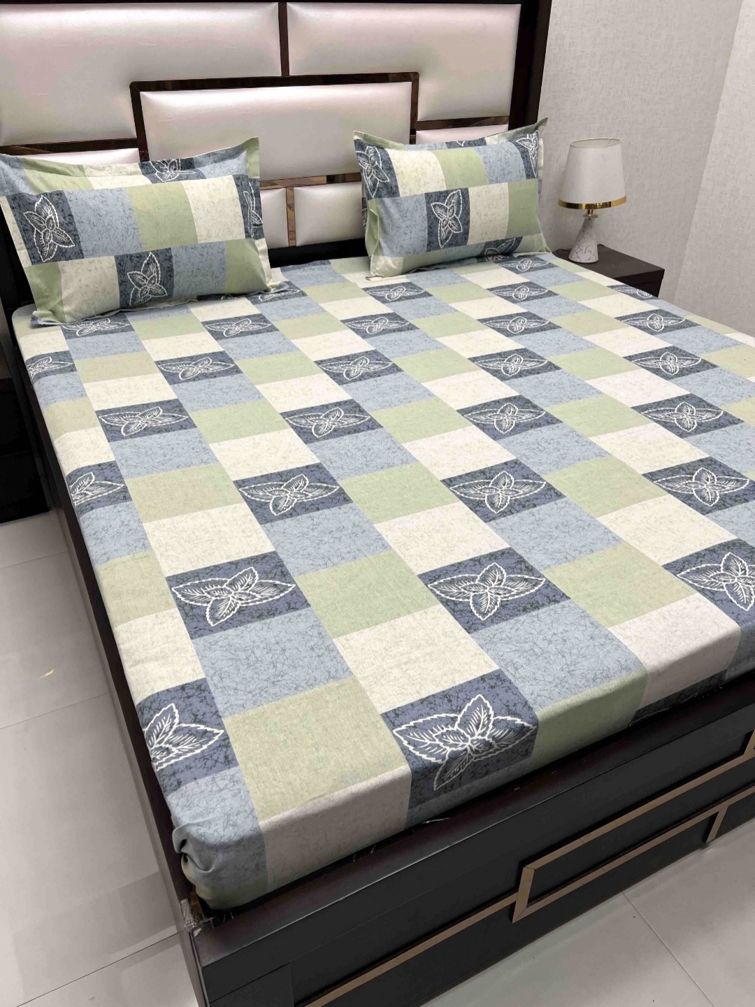 

Pure Decor Passion Blue & Green Floral 250 TC Queen Bedsheet with 2 Pillow Covers
