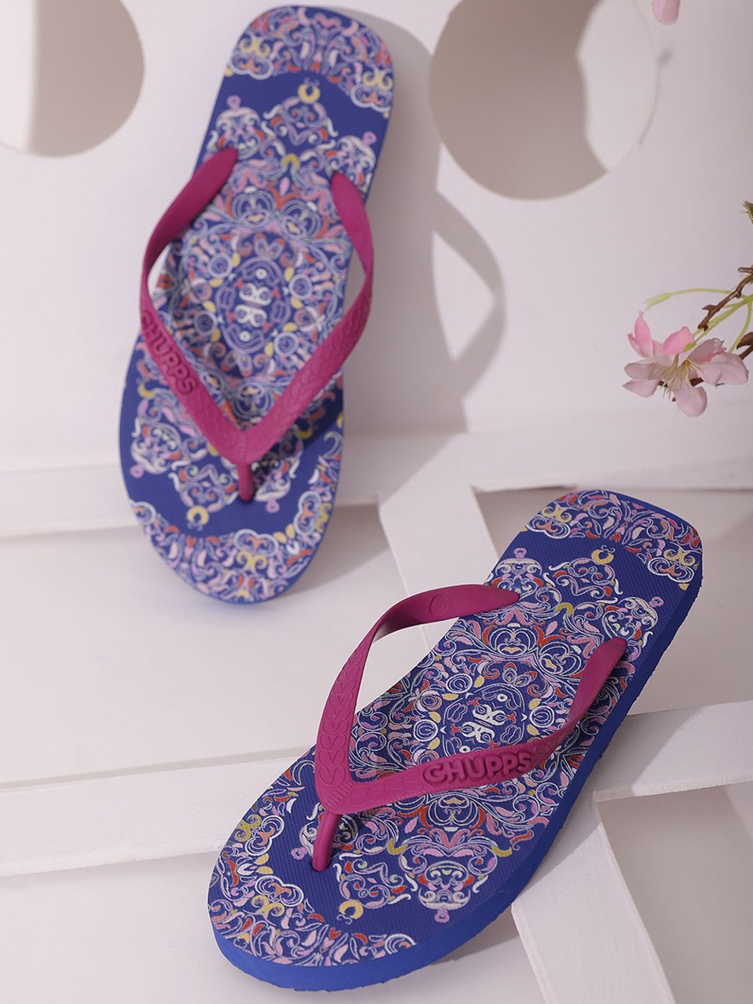 

CHUPPS Women Printed Lightweight Thong Flip-Flops, Pink