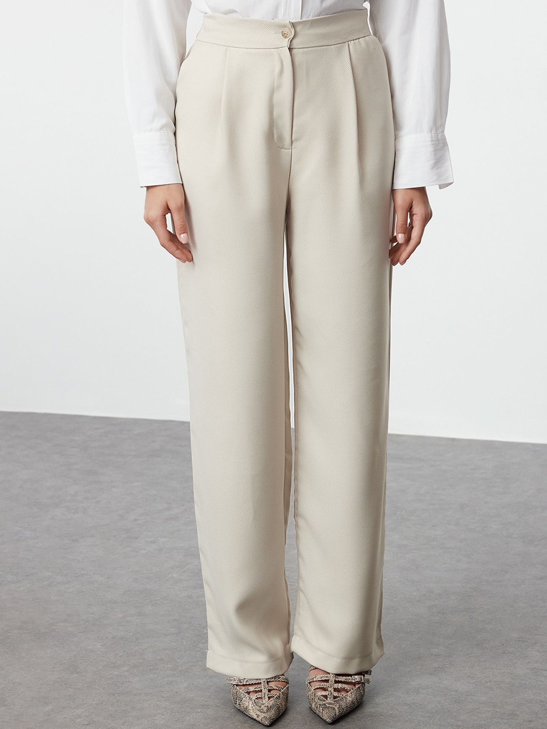 

Trendyol Women Trousers, Na