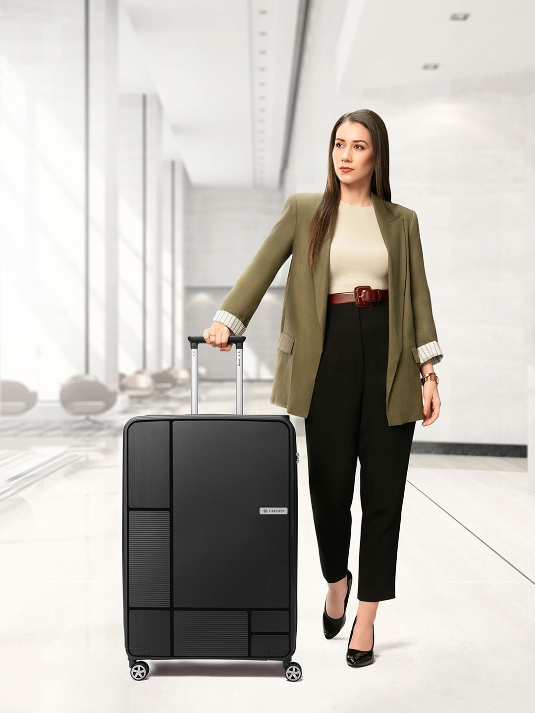 

CARLTON Globetrotter Hard Sided Trolly Suitcase, Black