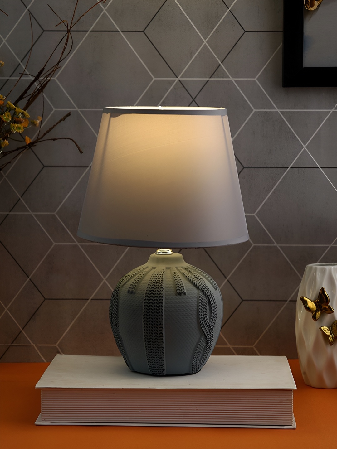 

TAYHAA Grey & Black Textured Ceramic Contemporary Frusturical Shaped Table Lamp