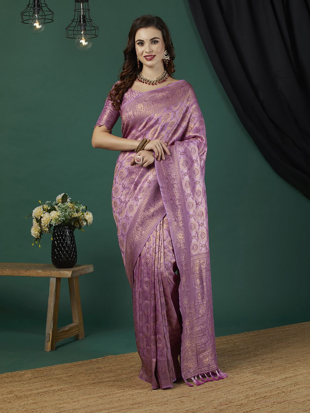 

KAYOMMI Woven Design Zari Pure Silk Kanjeevaram Saree, Lavender