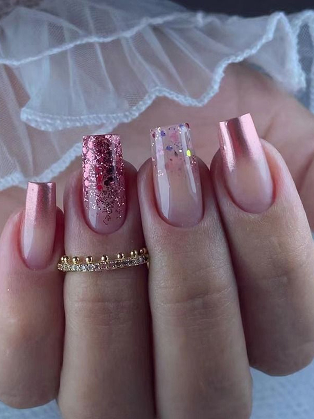 

The Pink Truck Set of 24 Artificial Reusable Nails With Crush Design, Silver