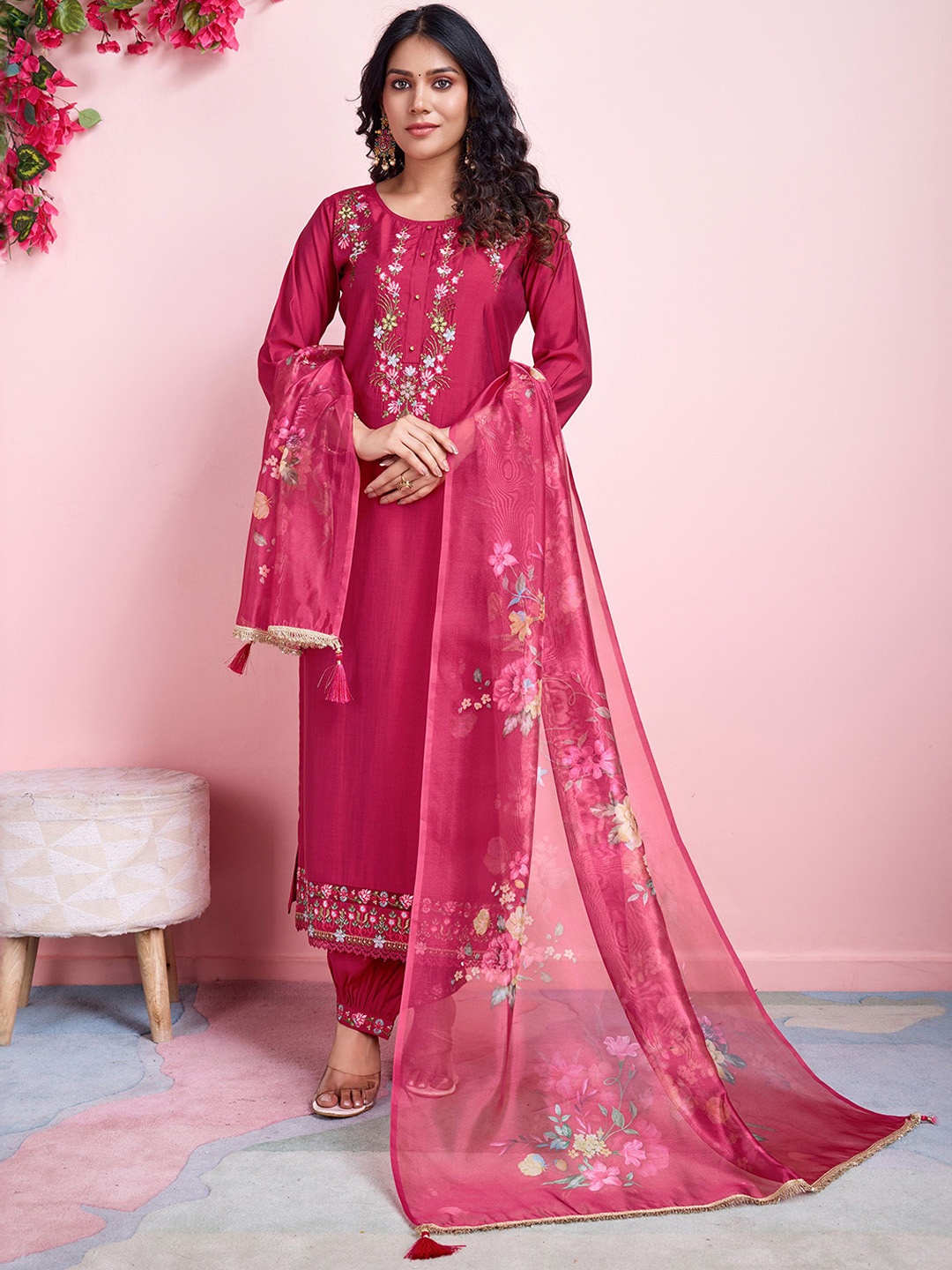 

MOJILAA Floral Embroidered Thread Work Straight Kurta With Trousers & Dupatta, Pink