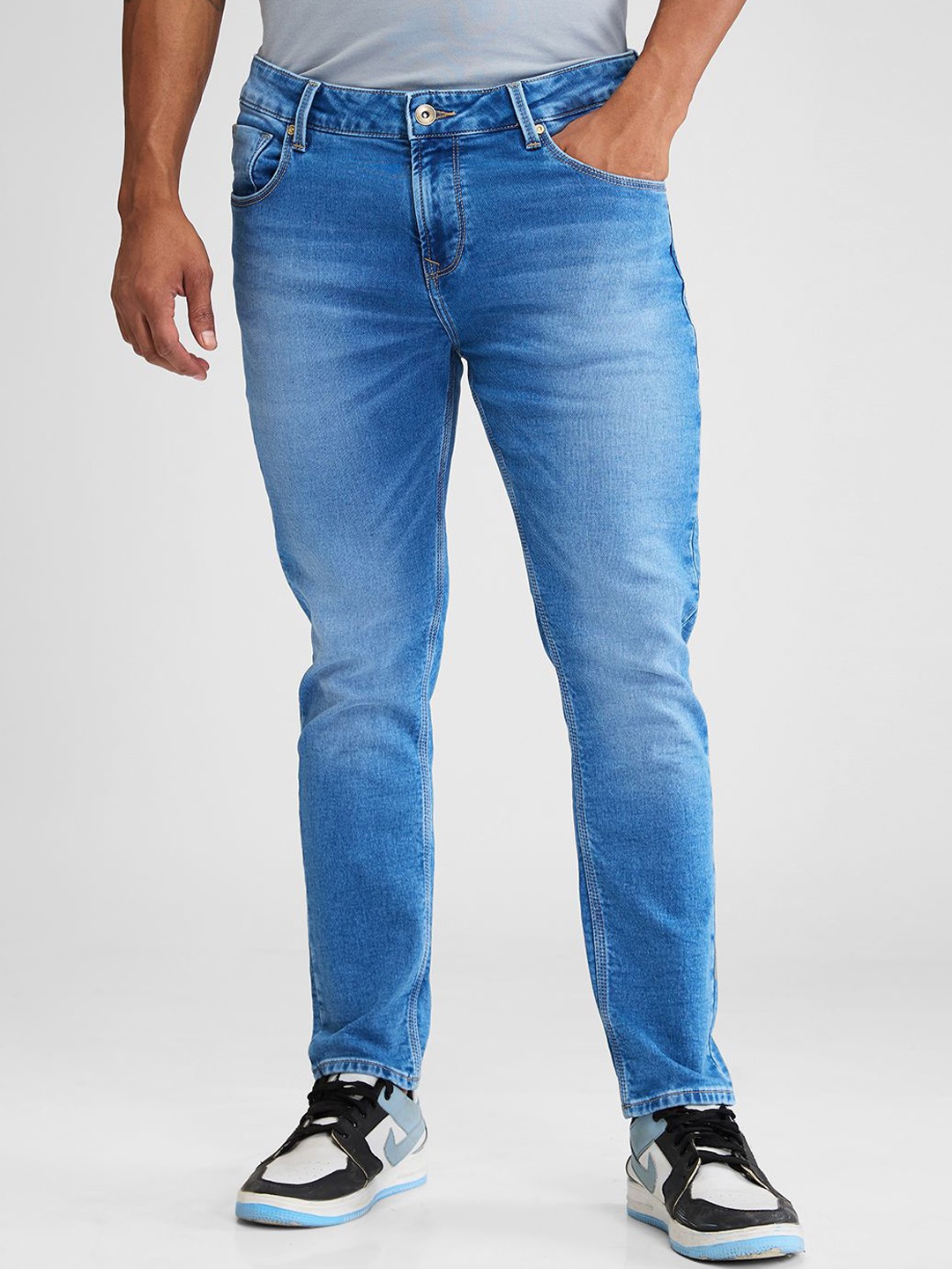 

SPYKAR Men Mid-Rise Slim Fit Heavy Fade Stretchable Jeans, Blue