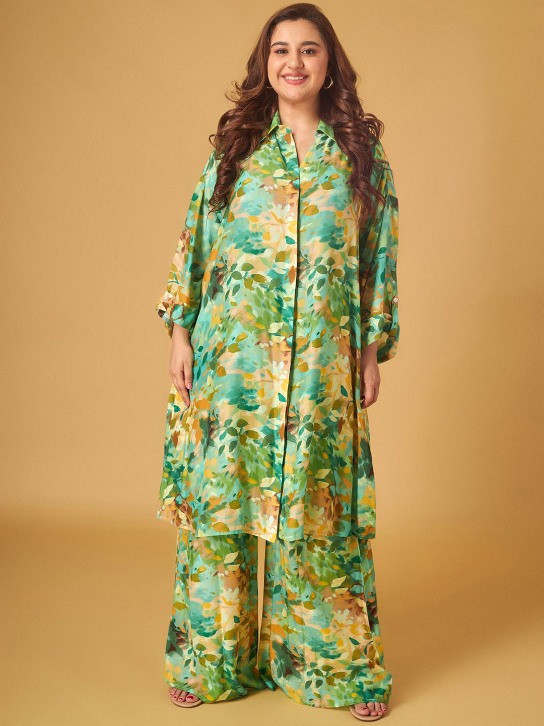 

Maisolos Floral Printed Mandarin Collar Cotton Silk Straight Kurta With Salwar, Green