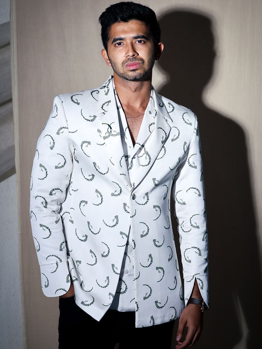 

Arya Giri Printed Notched Lapel Modal Formal Single-Breasted Blazer, White