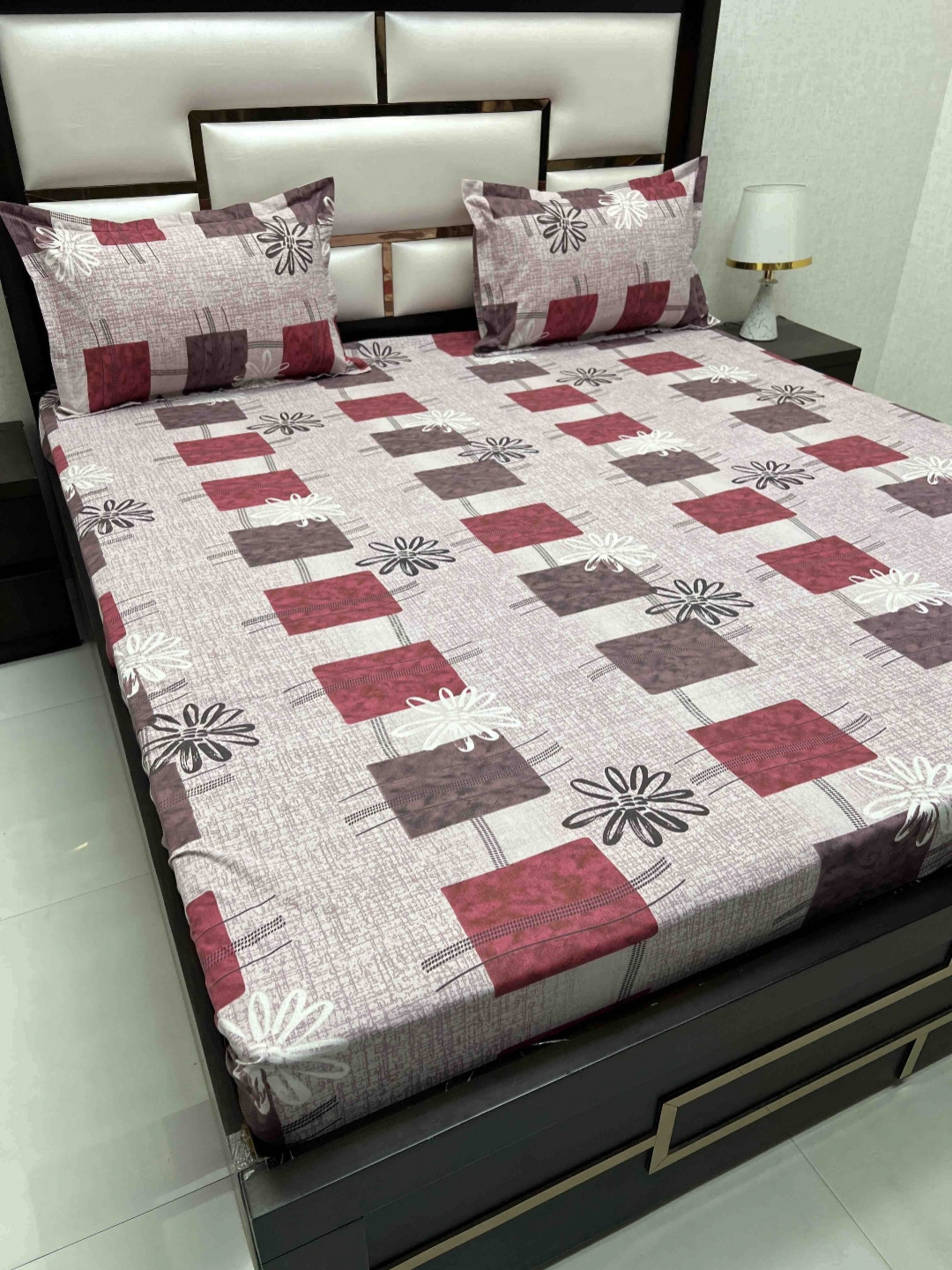 

Pure Decor Passion Purple & Maroon Floral 250 TC Queen Bedsheet With 2 Pillow Covers