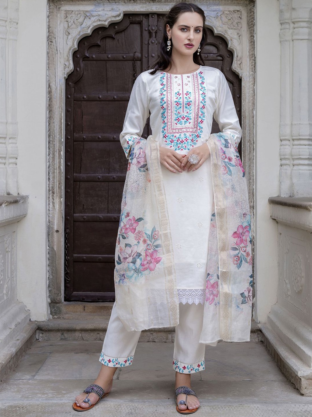 

VredeVogel Floral Embroidered Straight Sequinned Kurta with Trousers & Dupatta, White