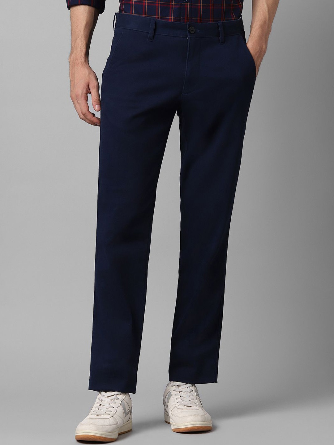 

Louis Philippe Men Solid Slim Fit Trousers, Navy blue