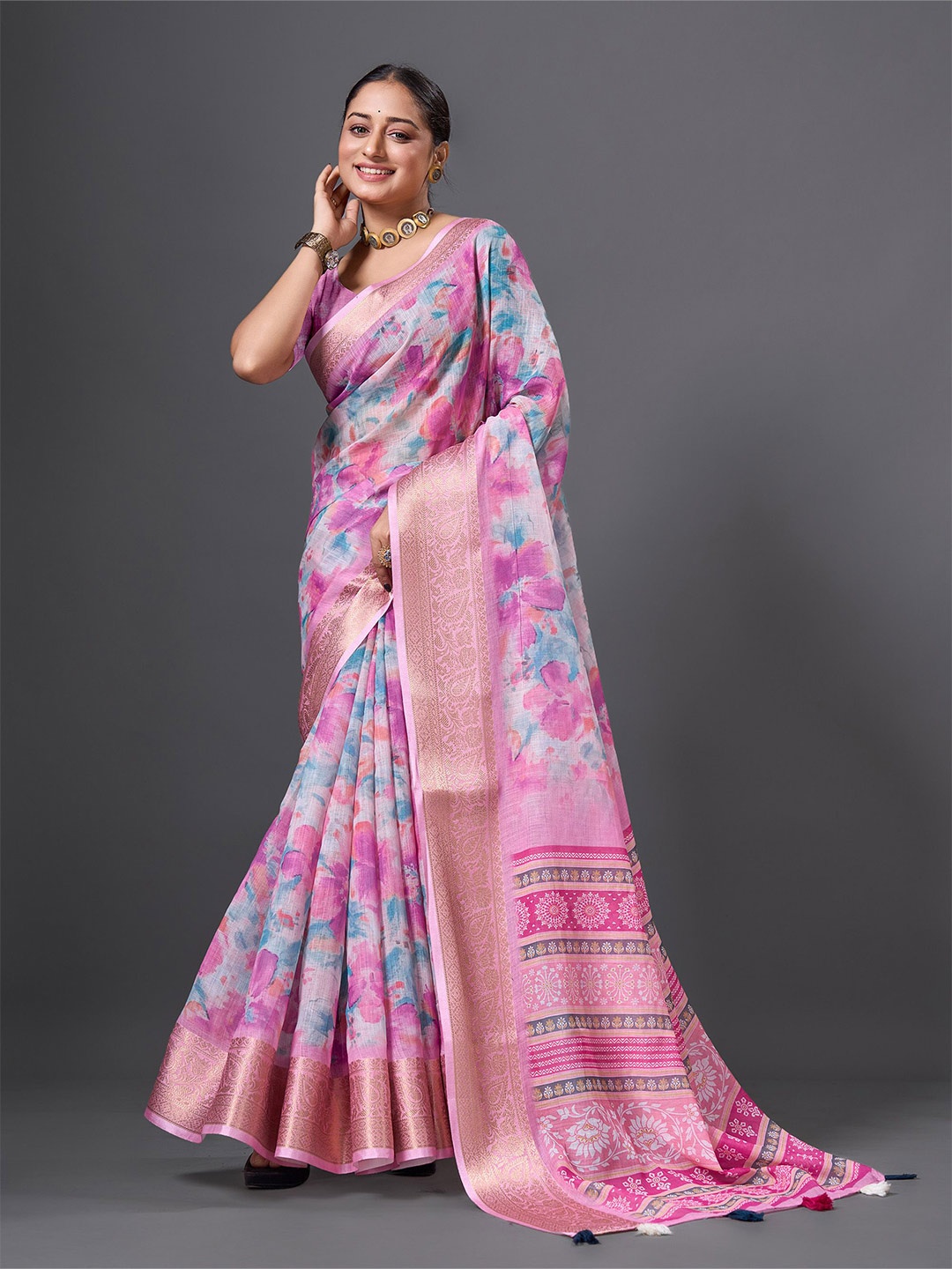 

HEER FASHION Ethnic Motif Zari Embellished Saree, Pink