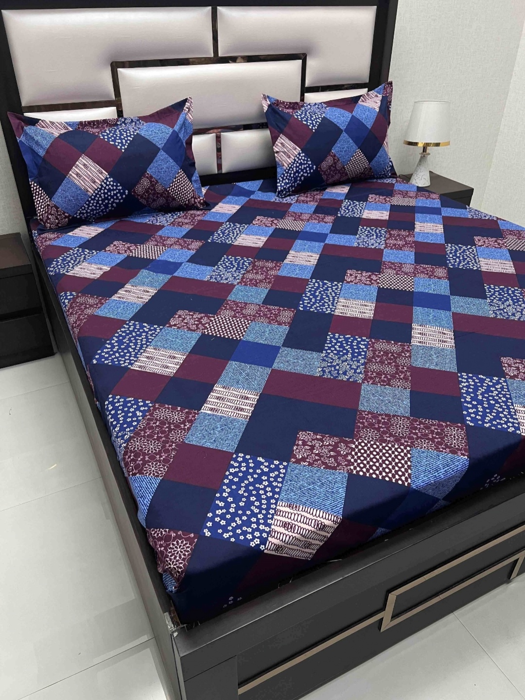 

Pure Decor Amulya Blue Geometric 250 TC Cotton Queen Bedsheet with 2 Pillow Covers