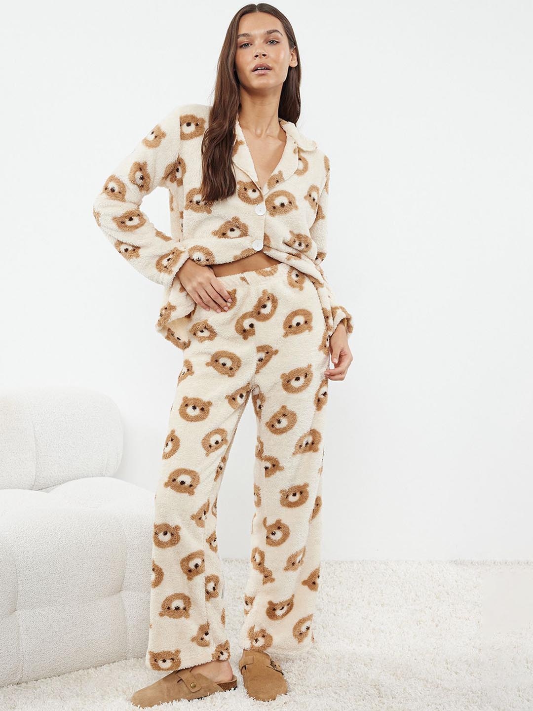

Trendyol Women Printed Lapel Collar Night suit, Cream