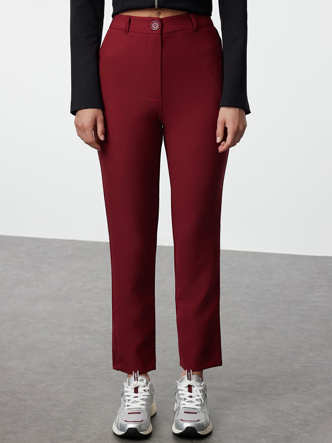 

Trendyol Women Mid-Rise Trousers, Maroon