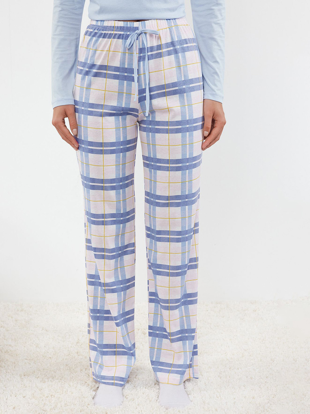 

Trendyol Women Solid Top with Checked Pyjama, White