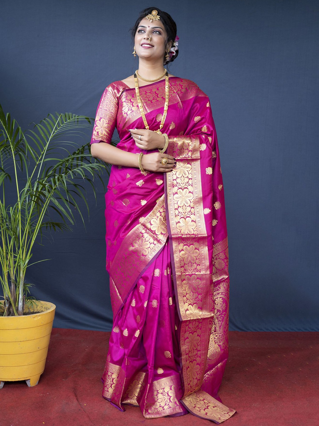 

LEAFFEB Woven Design Zari Pure Silk Banarasi Saree, Pink