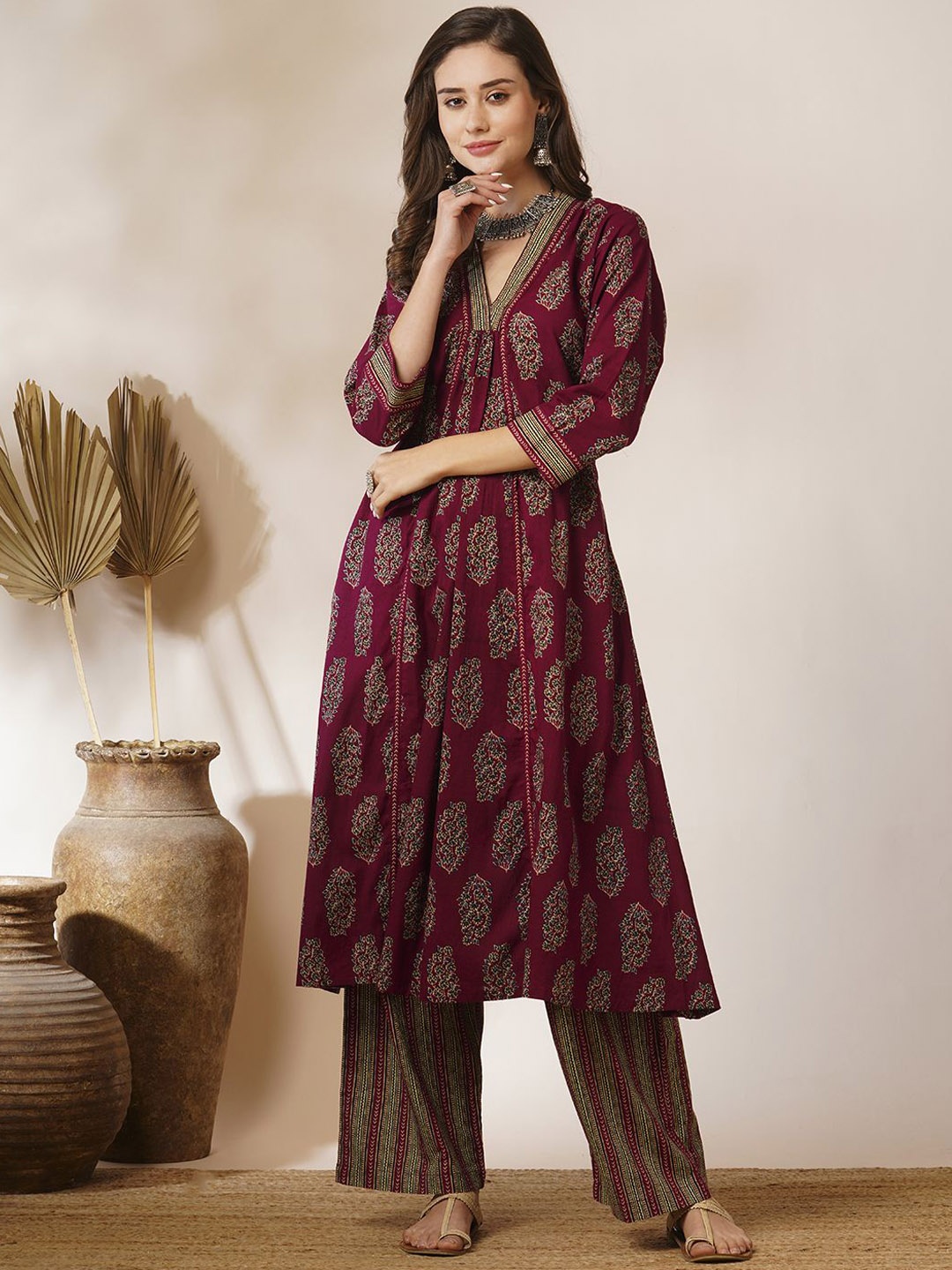 

FASHOR Floral Printed V-Neck Pure Cotton Kurta With Palazzos, Burgundy